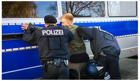 Polizei Sachsen - Polizei Sachsen - Sächsische Polizei leistet ihren