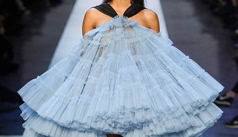 Christian Dior Runway Paris Fashion Week Womenswear Fall/Winter