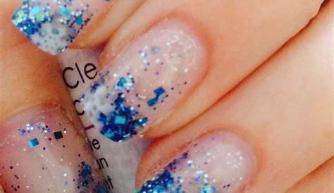 Whirling Frosty Whirl: Dynamic Winter Nail Looks