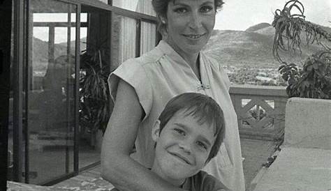 Unveiling The Identity And Legacy Of Helen Reddy's Son
