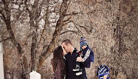 Winter Family Photoshoot Ideas