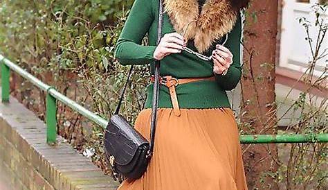 Winter Long Skirt Outfits With Boots