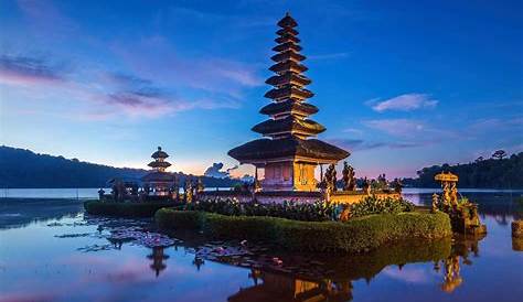 Pin di Objek Wisata Bali