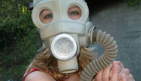 Pin by Robin on ♡sᴀsʜᴀ ᴄʜɪsᴛᴏᴠᴀ | Gas mask girl, Mask girl, Gas mask