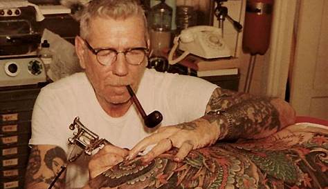 Famous World: Famous Tattoo Artists