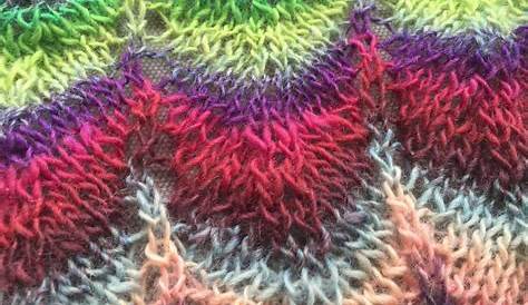 zickzackmuster stricken Knitting Paterns, Knitting Socks, Crochet Scarf