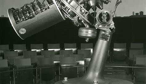 Zeiss Planetarium Projector Mark IV (old) Photo Ken