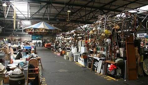 Kijkje in de winkel bij Shogun op de zwarte markt in Beverwijk. Jacht