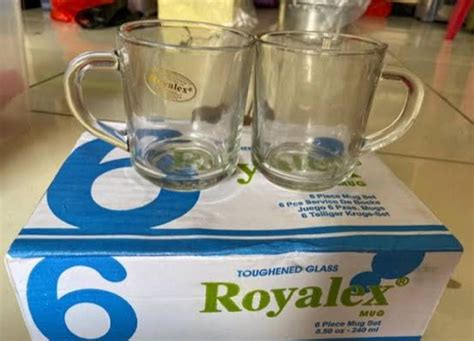 Mengisi Royalex Gelas dengan Air