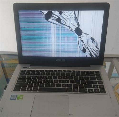 masalah layar laptop bergaris