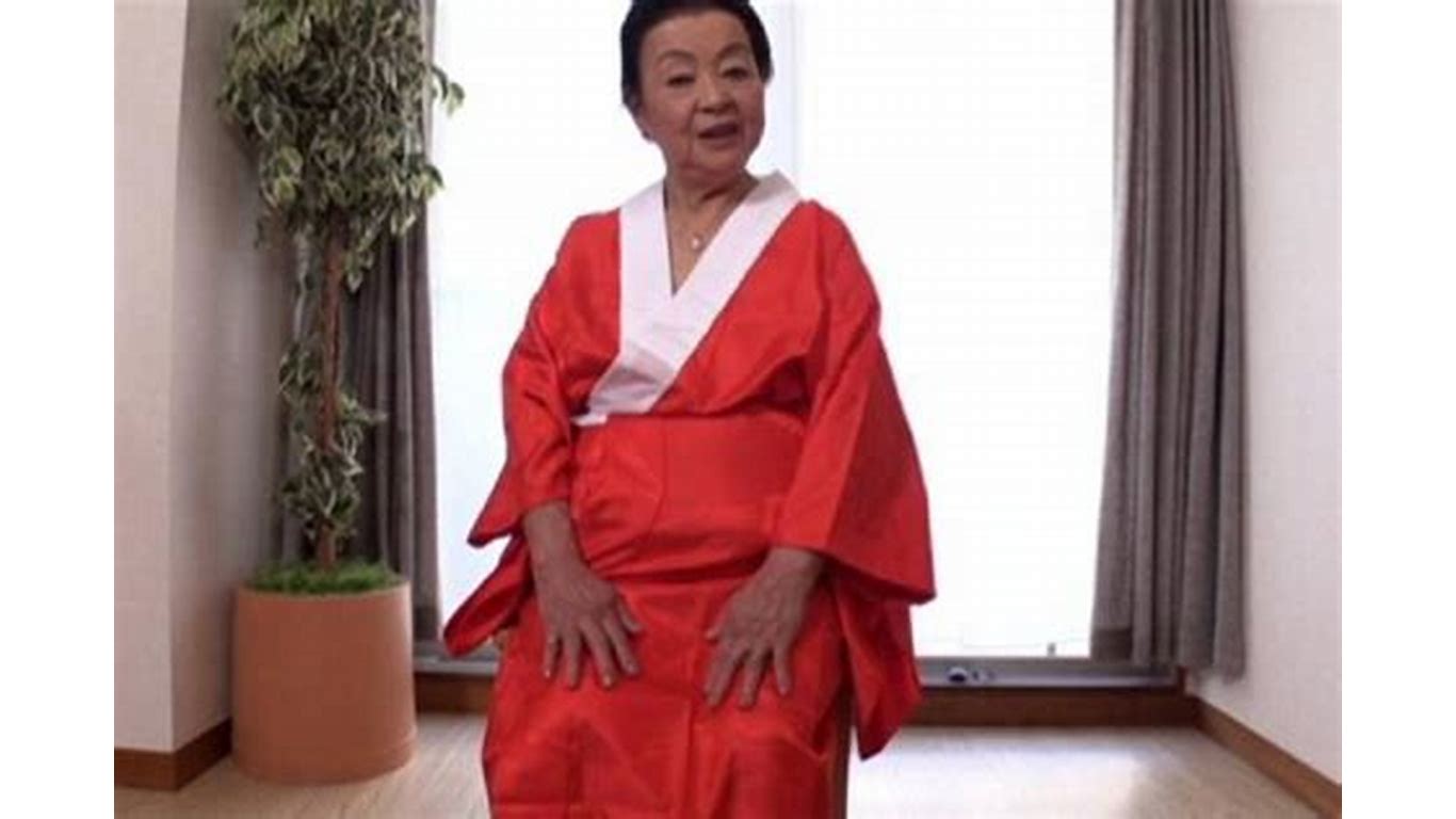 Nenek Jepang di Media Sosial