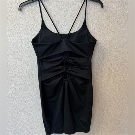 Fabletics Women Size Medium Bailey crossed back black active stretchy ...