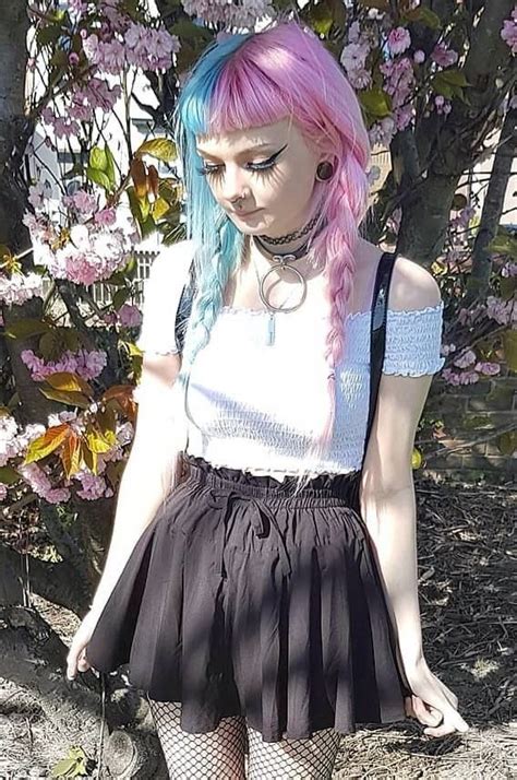 What Is The Pastel Goth Aesthetic Style Femme Asiatique Femme