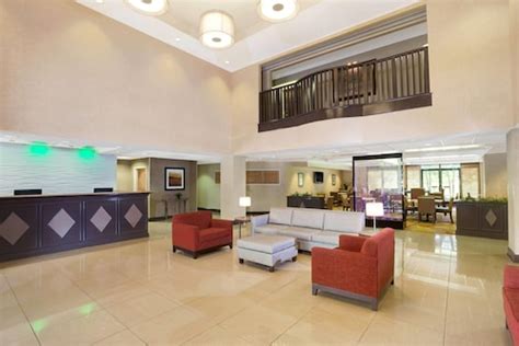 Hilton Hotels in Durham: Save More with CheapTickets.com