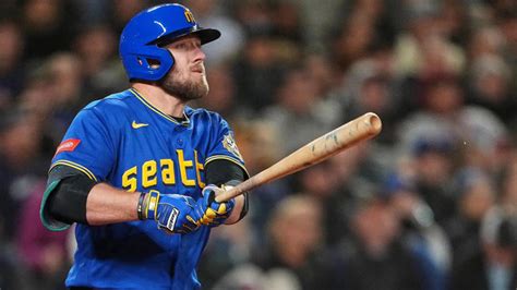 Mariners achieve first victory of the season with 5-1 win against Guardians