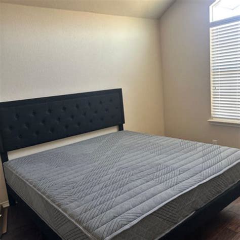 Ifluous 10-in Medium King Hybrid Memory Foam/Coil Blend Mattress in a ...