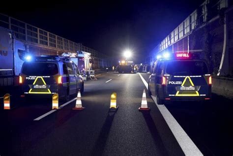 345.000 Euro Schaden nach Unfall auf A4: Verursacherfahrzeug entfernt ...