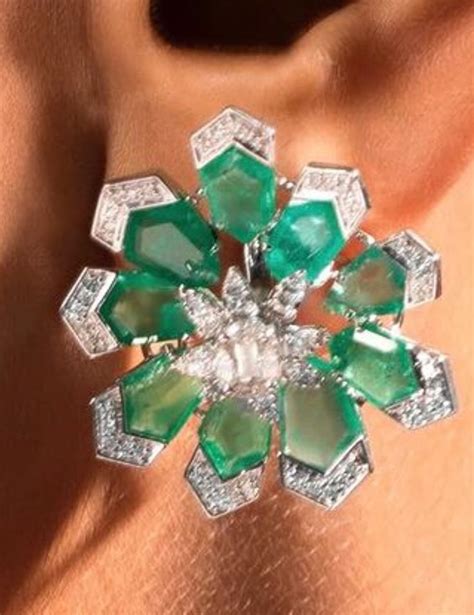 Pin by Arna on Earrings | Diamond jewelry earrings, Indian jewellery ...