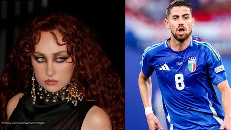 Chappell apologizes as security leaves footballer's child in tears