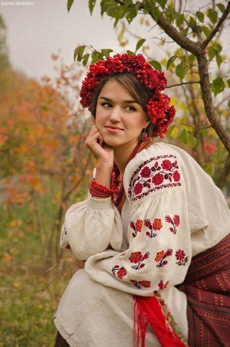 Pin By Somchai Wichaichankun On Moda Invierno Traditional Outfits