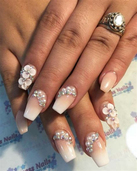 Uñas de acrilico rosas con dorado : Uñas postizas: Tipos, colocación y decoración