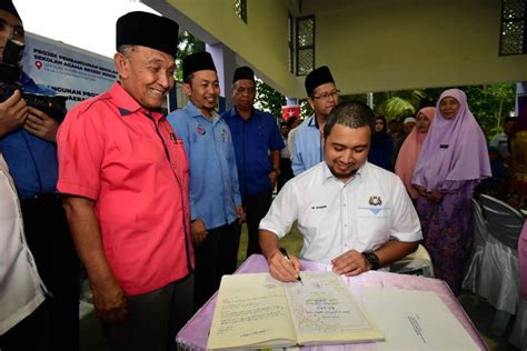 Abdul aziz ramli, meanwhile, said dr sahruddin was known as a humble and generous person among his constituents. Kerajaan Negeri Johor Akan Terus Memartabatkan Pendidikan ...