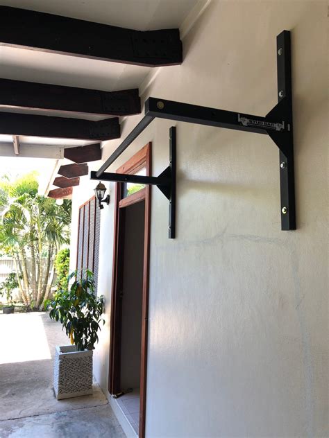 Outdoor Concrete Wall Mounted Pull Up Bar Stud Bar Ceiling Or Wall