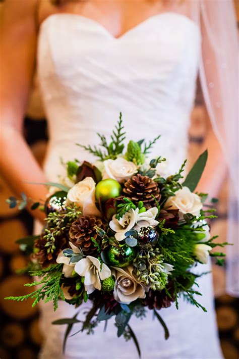 Offering seasonal specialties, same day delivery if you order before 2 pm and a variety of handcrafted happy birthday flowers and arrangement styles. 24 Beautiful Winter Wedding Flowers | CHWV
