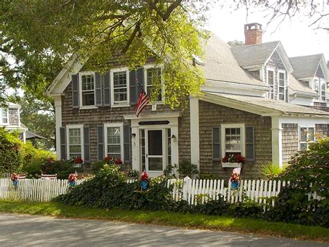 Perfect Cape Cod Cottage Chatham Ma Cape Cod Cottage Charming