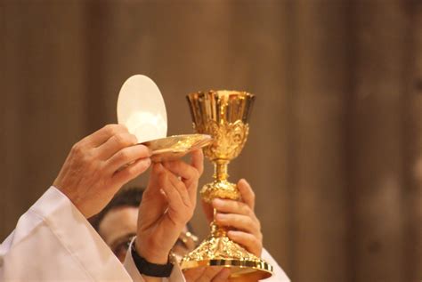 Eucharistie Groupement Paroissial Sainte Joséphine Bakhita De Ferney