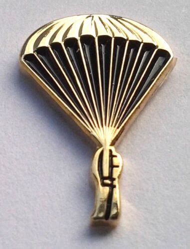 Us Army Paratrooper Jumper Small 1516 Gold Military Hat Pin 15804
