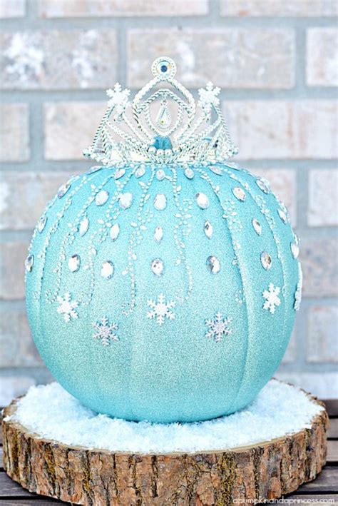 12 Diy Frozen Inspired Party Decorations And Crafts