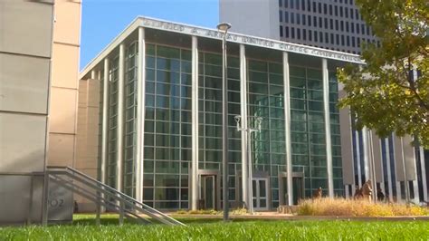 Former NSA worker pleads guilty to trying to sell US secrets to Russia