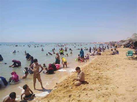 استمرار التوافد على شواطئ السخنة في رابع أيام عيد الأضحى صور بوابة