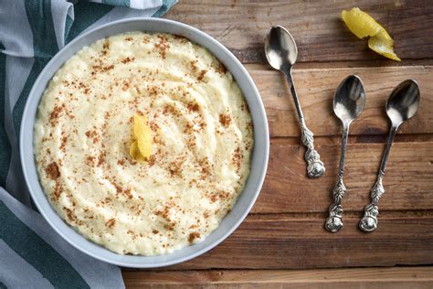 Bring water to a boil, add rice, garlic, and artichokes, cook covered for 5 minutes. Rizogalo Greek Rice Pudding Recipe