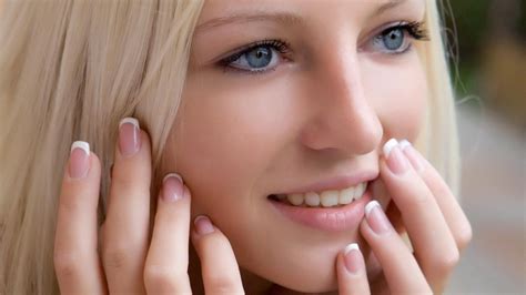Closeup Photo Of White Hair Blue Eyes Girl Model Hd Girls Wallpapers