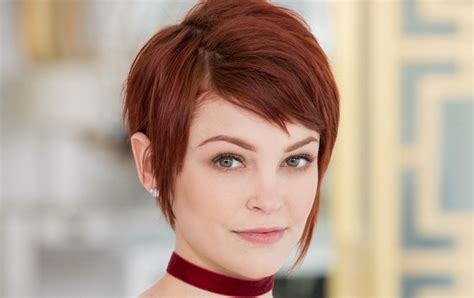 Close Up Focus On Foreground Hairstyle Young Adult Bree Daniels Human Face Woman Redhead
