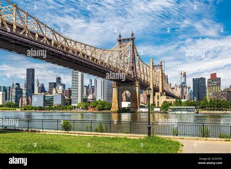Queensbridge New York Urban Hi Res Stock Photography And Images Alamy