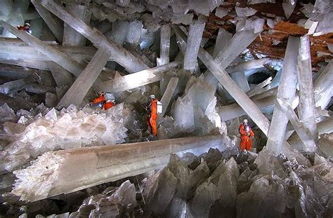 Mexicos Cave Of Giant Crystals Is Ethereal As All Get Out
