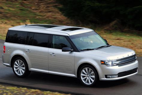 Known for its comfort, the ford flex comes with features such as: Here's What New For Ford Flex's Final Model Year | CarBuzz