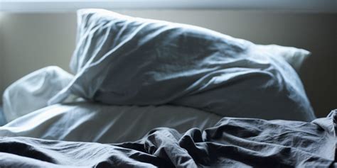 13 reasons you wake up in the middle of the night