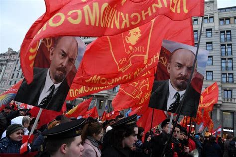communists mark russian revolution s centenary in moscow the new york times