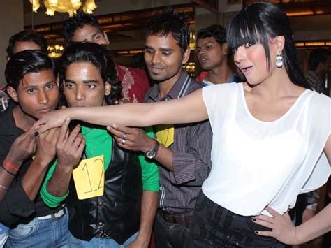 Veena Malik Breaks Dabangg Khan Record The Starlet Created A New Record