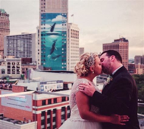 30 Unique Places To Get Married In Michigan