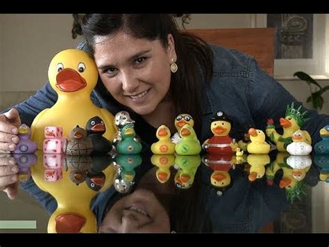 Chilenos de Colección Una particular obsesión por los patos de hule