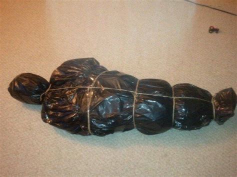 22 Creepy Diy Trash Bags Halloween Decorations Halloween Fun