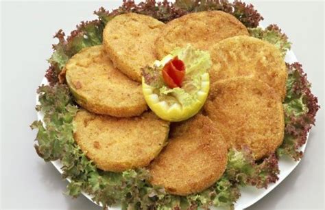 Gustiamo oggi una leggera e deliziosa ricetta di cucina naturale: Pomodori verdi fritti: una ricetta da cinema | DeAbyDay