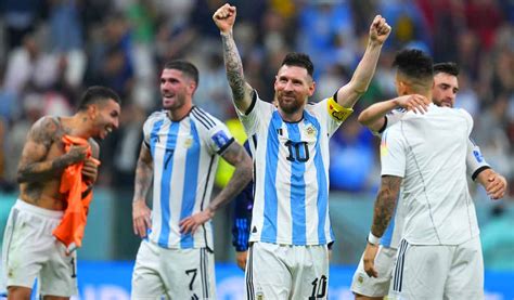 Messi Praises Argentina Coaching Staff After Reaching World Cup Final