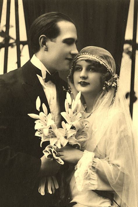 A Stunning Picture Of A Bride And Groom From 1926 Old Wedding Photos