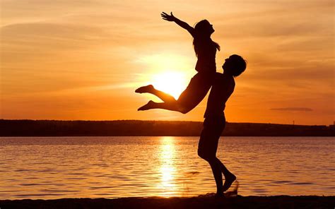 Online Crop Hd Wallpaper Romantic Couple On Beach Hd Photos Love Wallpaper Flare